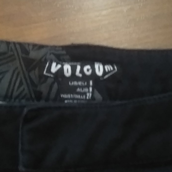 Volcom black shorts - Picture 3 of 6